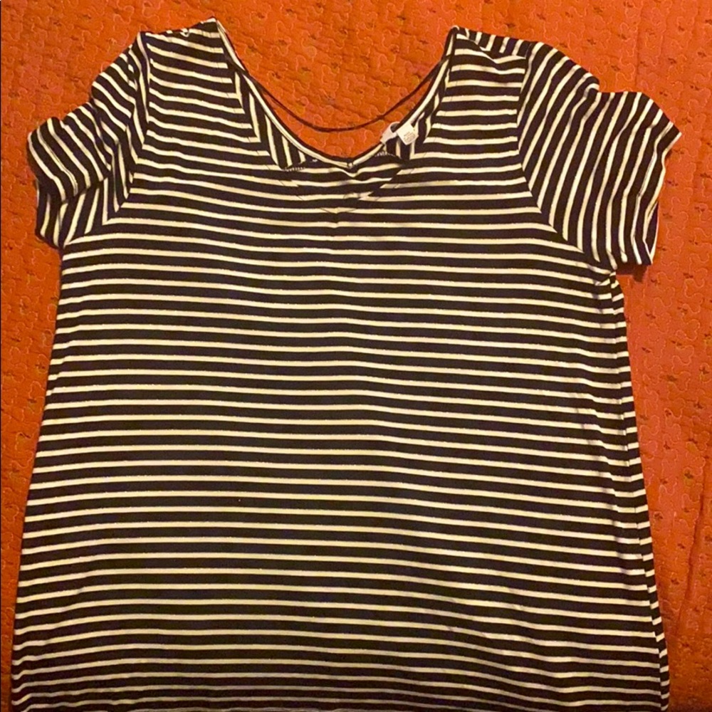 A black and white stripped t-shirt.